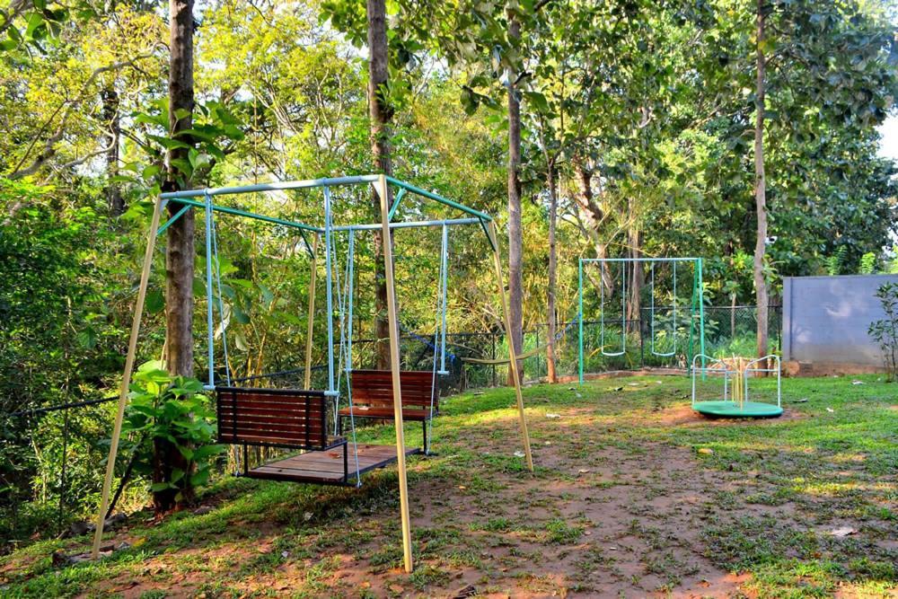 Kottawatta River Bank Resort Udawalawe Buitenkant foto