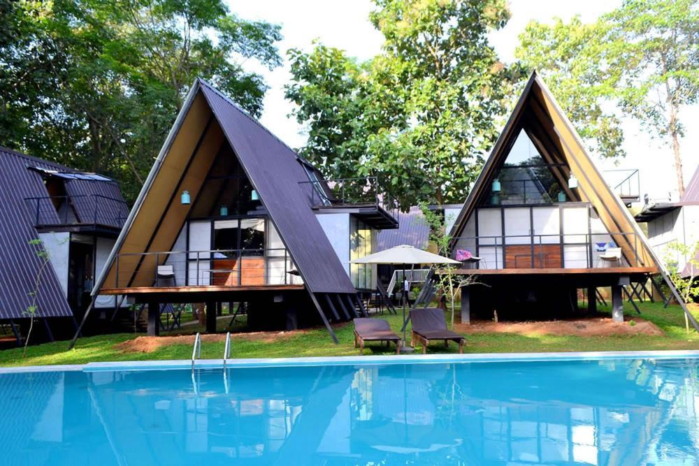Kottawatta River Bank Resort Udawalawe Buitenkant foto