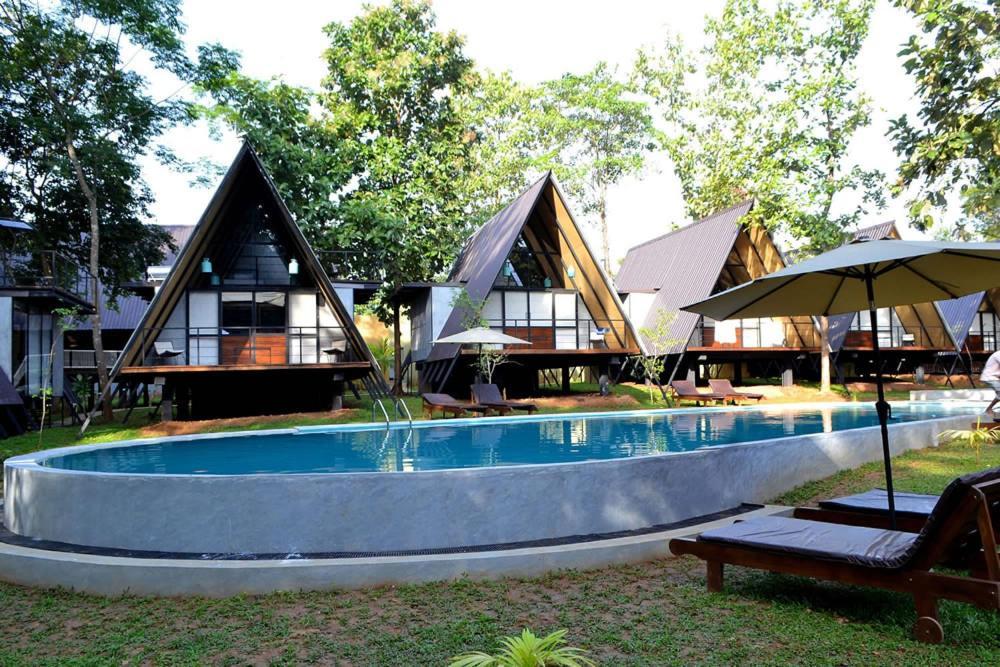 Kottawatta River Bank Resort Udawalawe Buitenkant foto