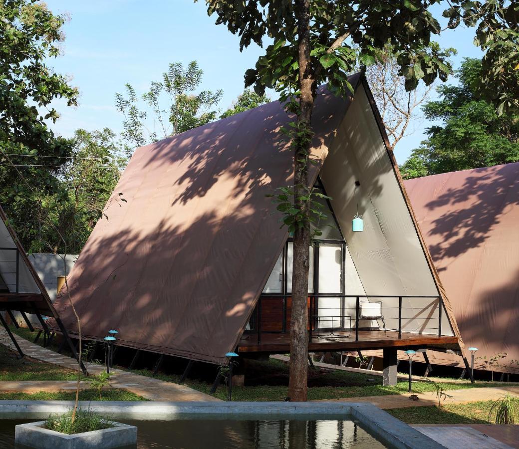 Kottawatta River Bank Resort Udawalawe Buitenkant foto